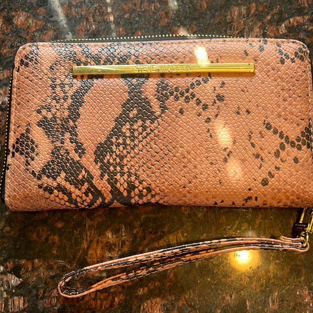 Steve Madden wallet